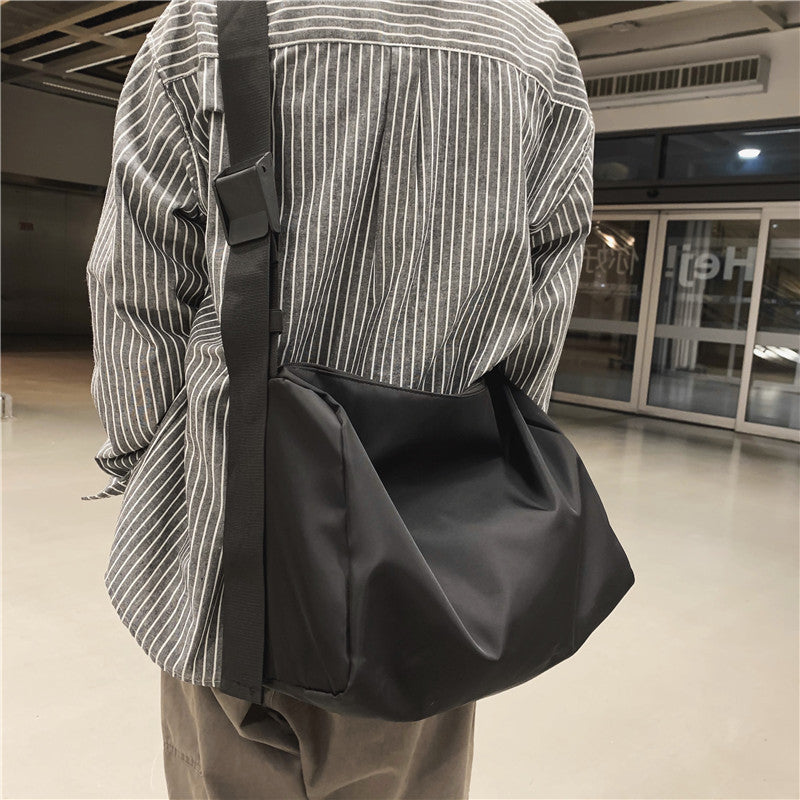 ins日系潮牌单肩斜挎包大学生上课包简约大容量休闲旅行包男女潮