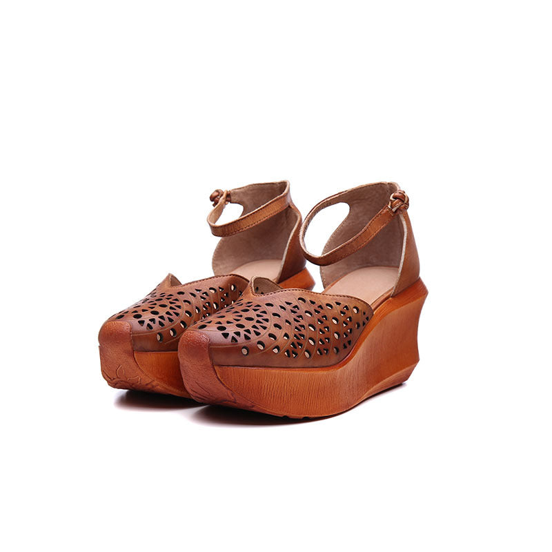Sandals women's 2022 summer new style hole shoes cool and breathable high-heeled thick-soled leather women's sandals with convenient buckle