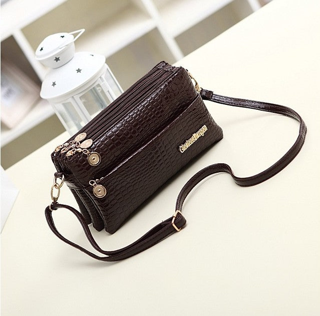 New 2023 women's bag Korean style summer trendy portable one-shoulder cross-body women's bag crocodile pattern clutch bag three-compartment small bag