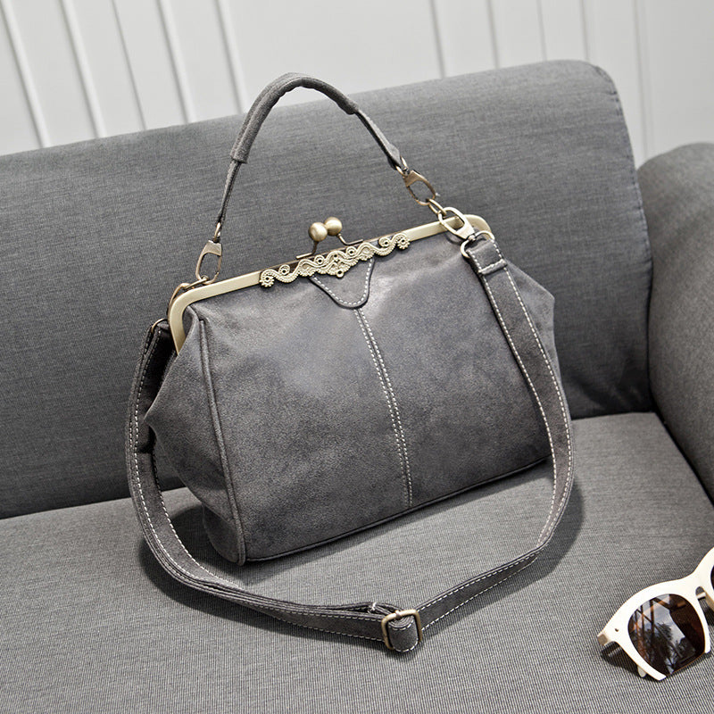 A new generation women's bag, handbag, shoulder crossbody bag, matte leather clip bag, British retro messenger bag