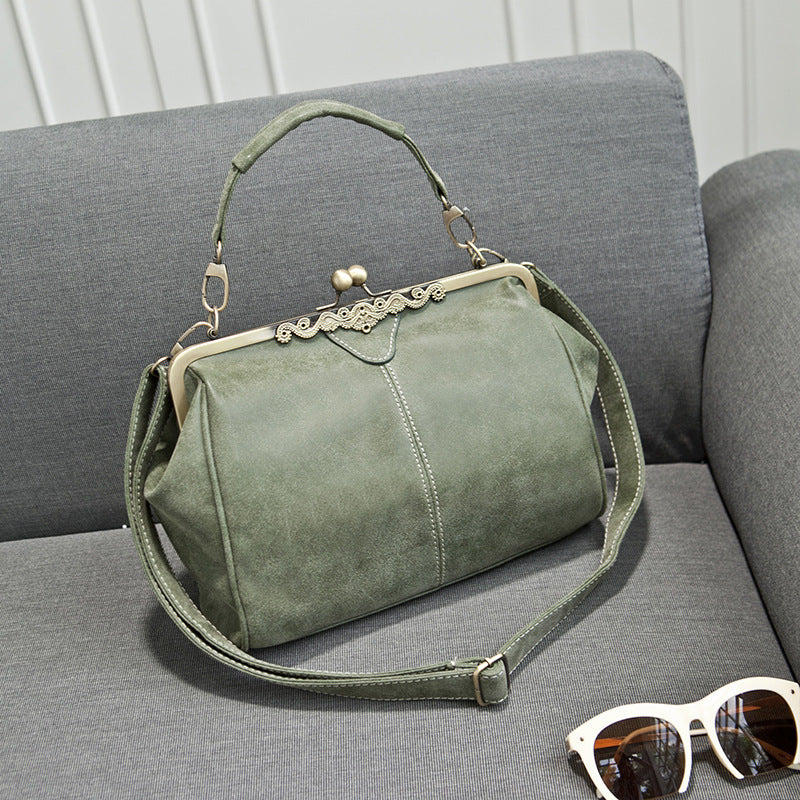 A new generation women's bag, handbag, shoulder crossbody bag, matte leather clip bag, British retro messenger bag