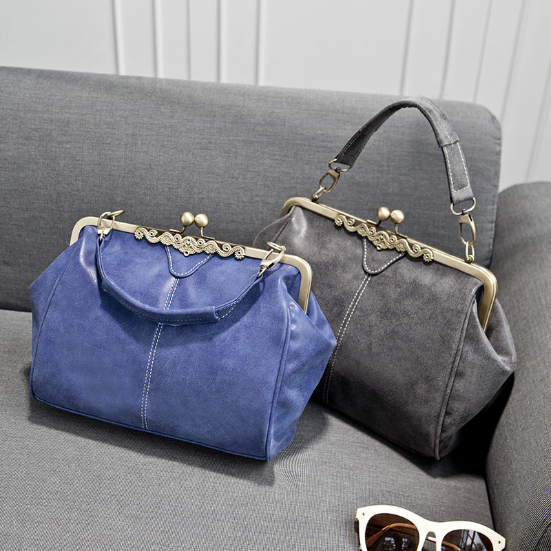 A new generation women's bag, handbag, shoulder crossbody bag, matte leather clip bag, British retro messenger bag