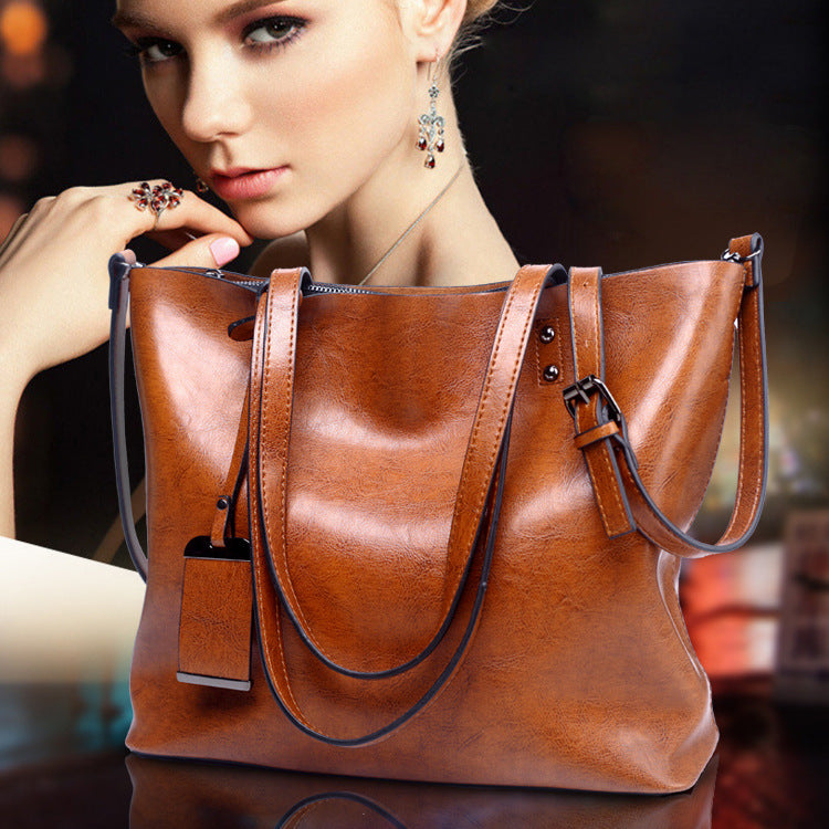Out of stock women's bag 2023 new European and American fashion tote bag retro oil leather large capacity women's shoulder handbag