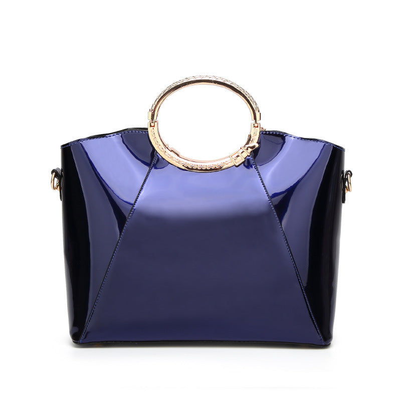 Women's Bag 2023 New Fashion European and American Patent Leather Glossy Handheld Women's Bag Shoulder Bag Bridal Styling Bag Directly from the Manufacturer