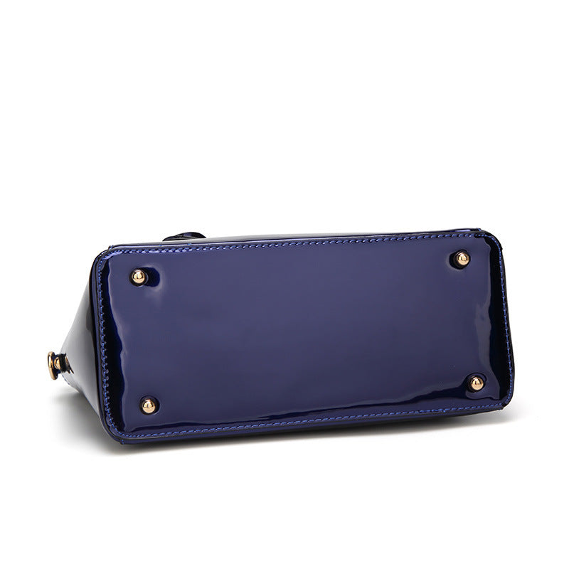 Women's Bag 2023 New Fashion European and American Patent Leather Glossy Handheld Women's Bag Shoulder Bag Bridal Styling Bag Directly from the Manufacturer