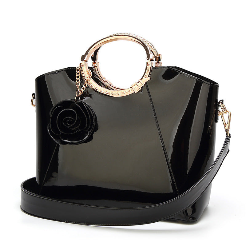 Women's Bag 2023 New Fashion European and American Patent Leather Glossy Handheld Women's Bag Shoulder Bag Bridal Styling Bag Directly from the Manufacturer