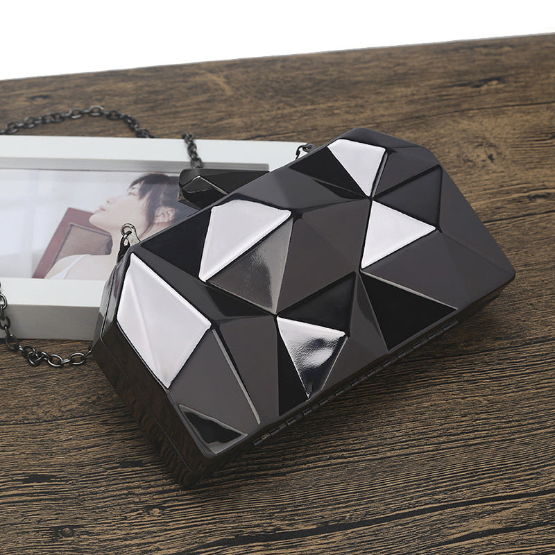Korean version 2023 new hand-held women's bag diamond-shaped iron box dinner bag irregular chain clutch bag metal dinner bag