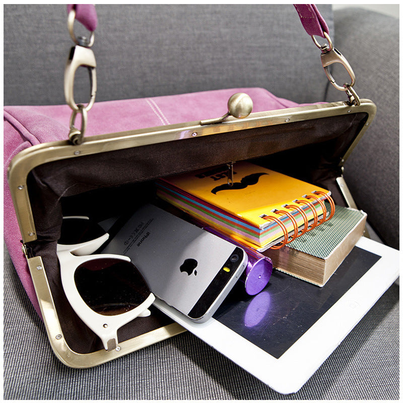 A new generation women's bag, handbag, shoulder crossbody bag, matte leather clip bag, British retro messenger bag