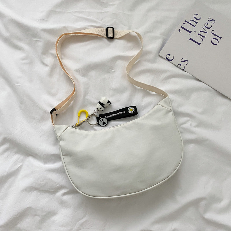 Nylon crossbody bag for women 2021 winter new trendy Korean version dumpling bag lightweight small bag fashionable armpit shoulder bag