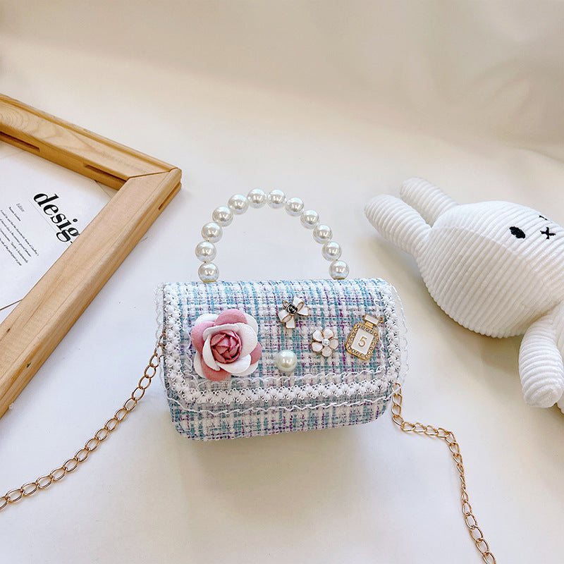New style children's small square bag, stylish princess handbag, Korean style girl's chain crossbody bag, children's shoulder bag wholesale