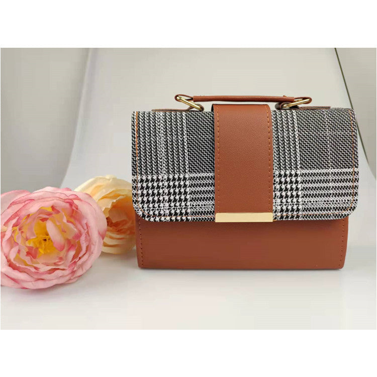 Factory direct sales women's bag wholesale 2022 new small square bag single shoulder crossbody bag fashionable versatile handbag mobile phone bag