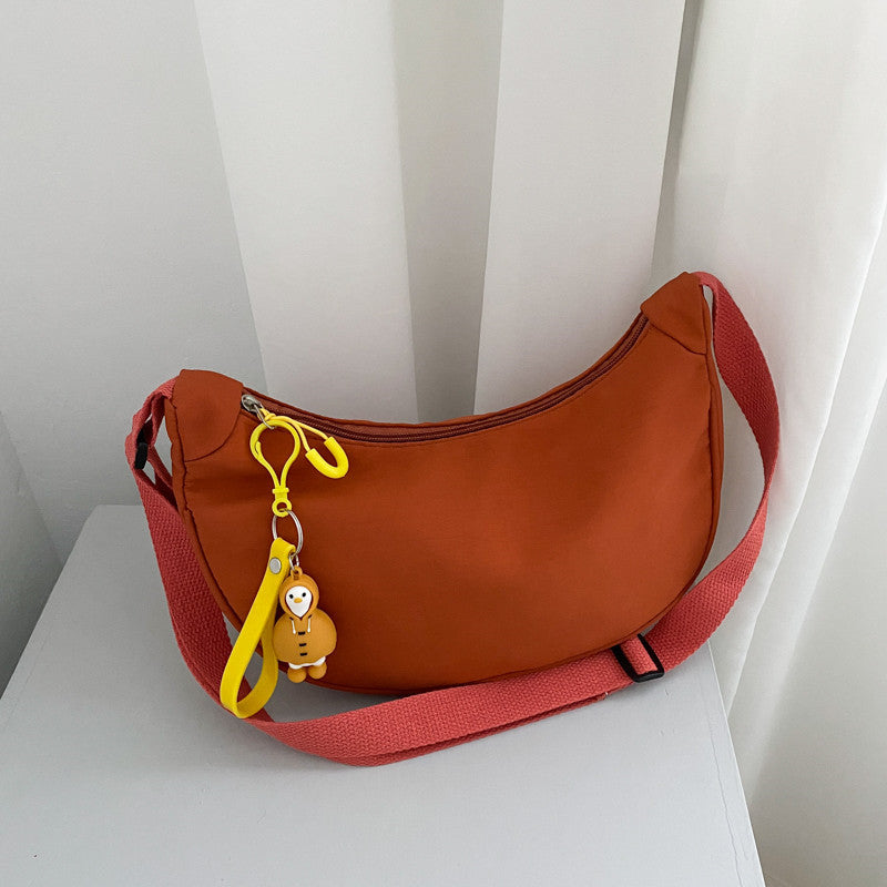 Nylon crossbody bag for women 2021 winter new trendy Korean version dumpling bag lightweight small bag fashionable armpit shoulder bag