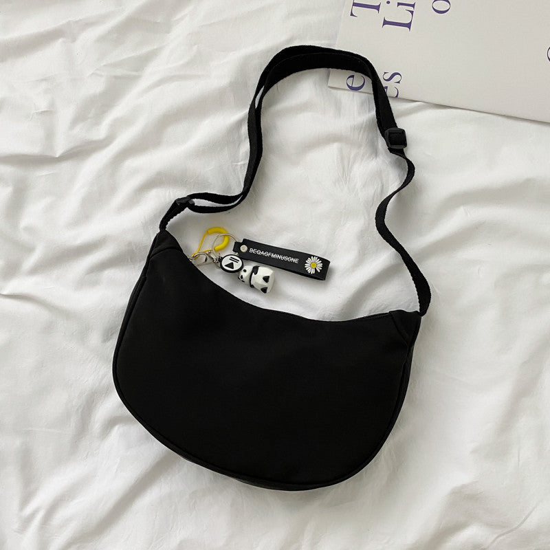 Nylon crossbody bag for women 2021 winter new trendy Korean version dumpling bag lightweight small bag fashionable armpit shoulder bag