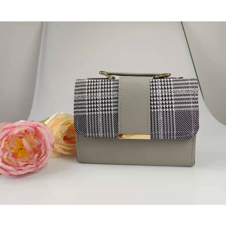 Factory direct sales women's bag wholesale 2022 new small square bag single shoulder crossbody bag fashionable versatile handbag mobile phone bag