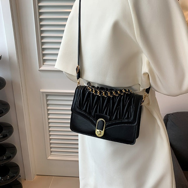 Korean fashion small bag for women 2023 autumn and winter new diamond chain bag personality simple small square bag crossbody bag