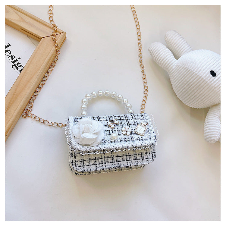 New style children's small square bag, stylish princess handbag, Korean style girl's chain crossbody bag, children's shoulder bag wholesale