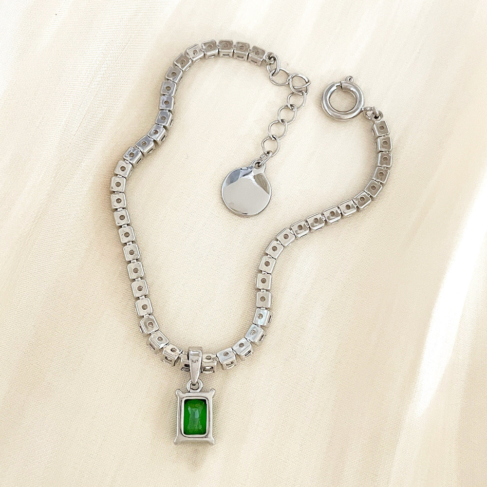 Brilliant Emerald Cube Sugar Pendant Bracelet Copper Inlaid Zirconium Niche Design Advanced Light Luxury Style Exquisite Shiny Hand Jewelry for Women