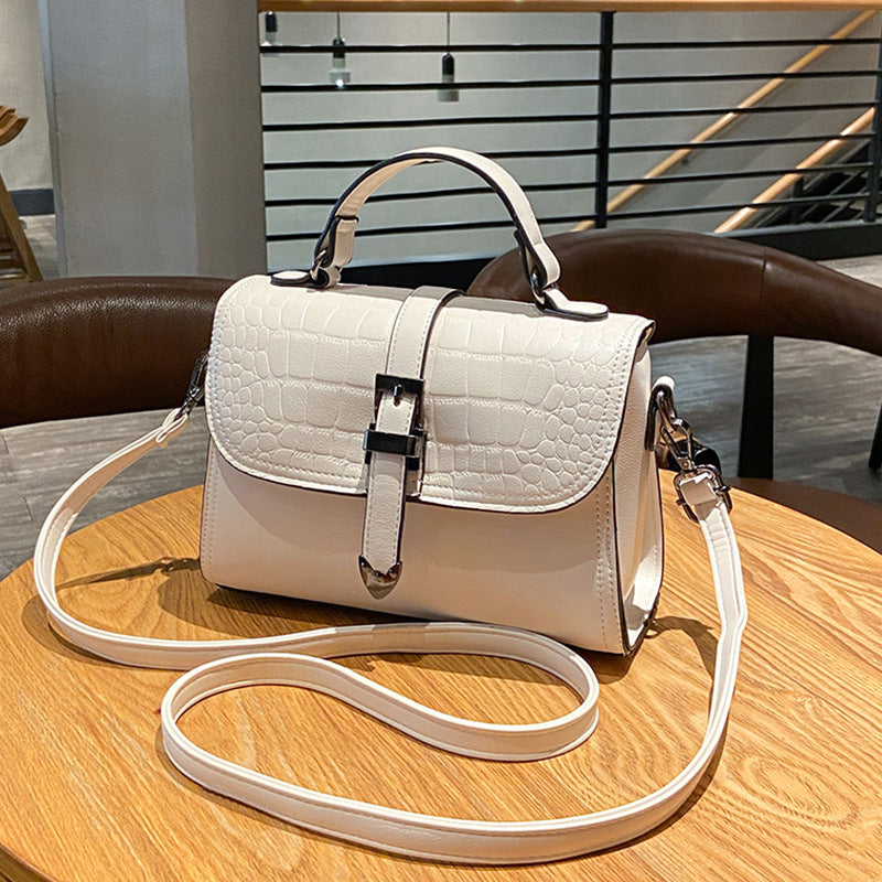 Bag wholesale women's bag factory direct sales 2022 Internet celebrity hot style new temperament versatile shoulder handbag crossbody bag