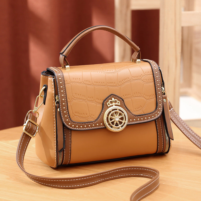 2022 new autumn and winter women's handbags, high-end, fashionable and versatile single shoulder crossbody bag, retro textured small square bag