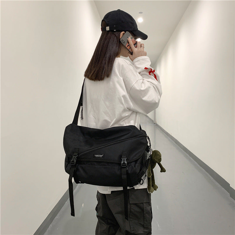 One-shoulder crossbody bag men's trendy messenger bag Japanese large-capacity workwear student Harajuku casual ins women's shoulder bag