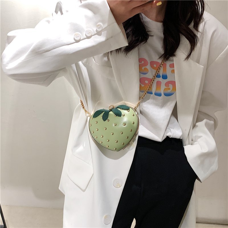 Internet celebrity small strawberry heart-shaped chain bag 2023 cute and stylish cross-body girl ins Internet celebrity mini coin purse