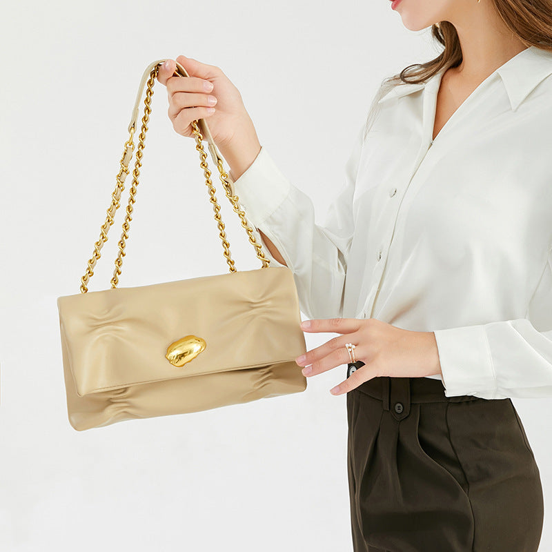 Underarm bag 2023 new pleated chain high-end women's bag niche bag design simple shoulder crossbody bag wholesale