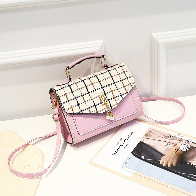2022 Spring and Summer New Korean Style Women's Bag One-shoulder Crossbody Portable Versatile Fashion Trend Small Square Bag for Female Students Simple