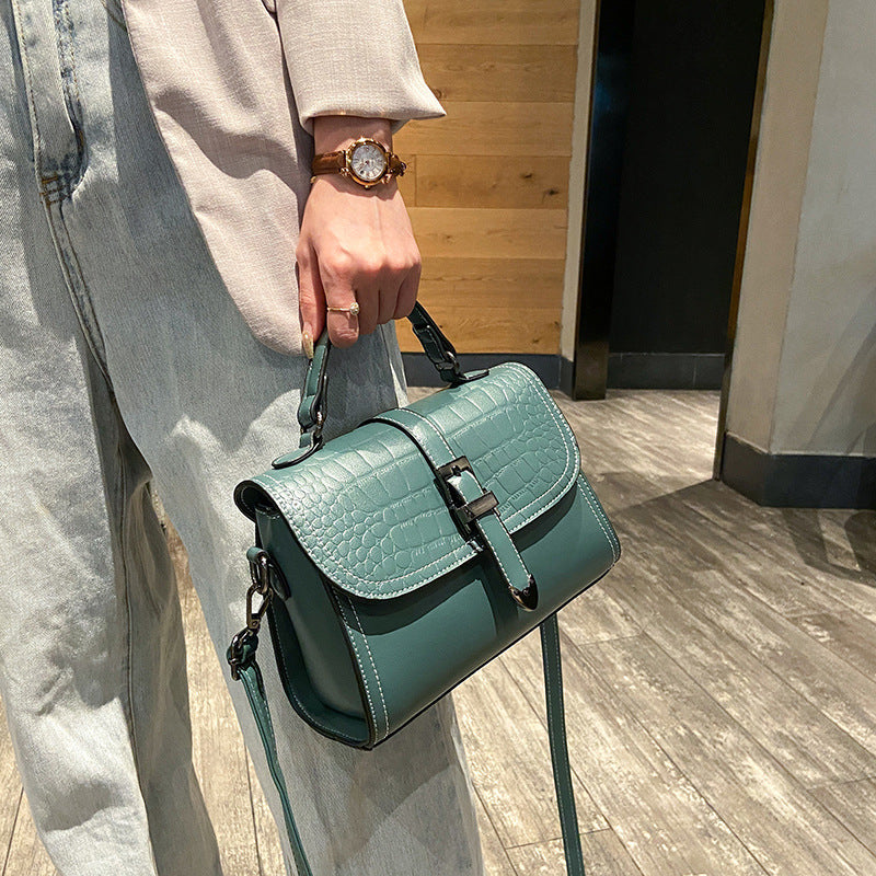 Bag wholesale women's bag factory direct sales 2022 Internet celebrity hot style new temperament versatile shoulder handbag crossbody bag