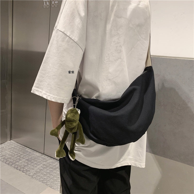 港风百搭帆布包学生斜挎包男ins日系潮牌单肩包简约纯色休闲挎包