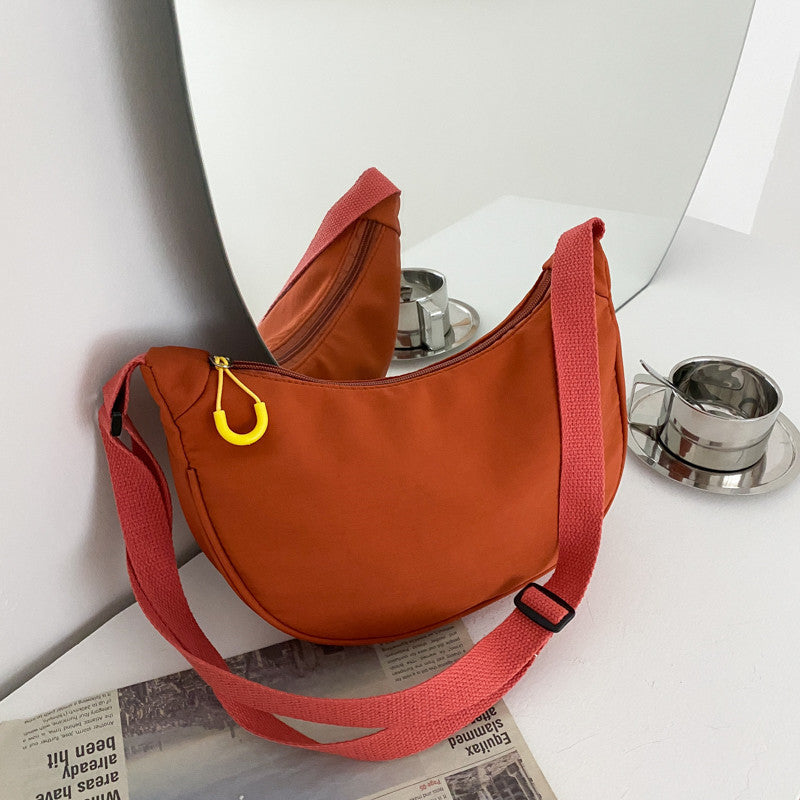 Nylon crossbody bag for women 2021 winter new trendy Korean version dumpling bag lightweight small bag fashionable armpit shoulder bag