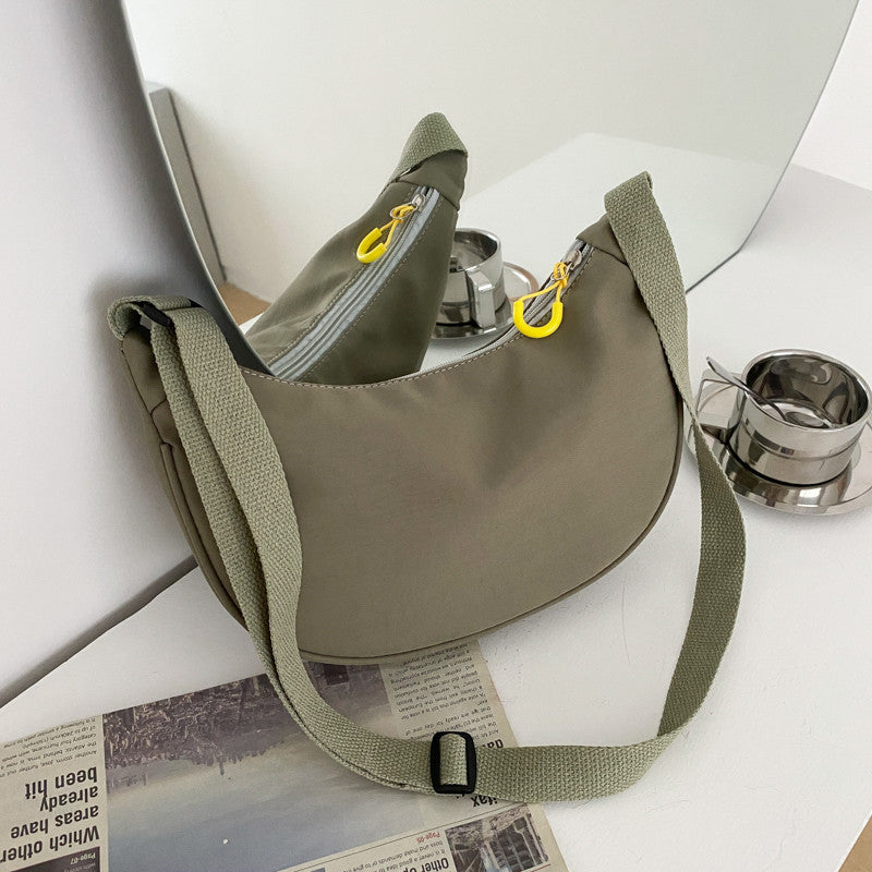 Nylon crossbody bag for women 2021 winter new trendy Korean version dumpling bag lightweight small bag fashionable armpit shoulder bag