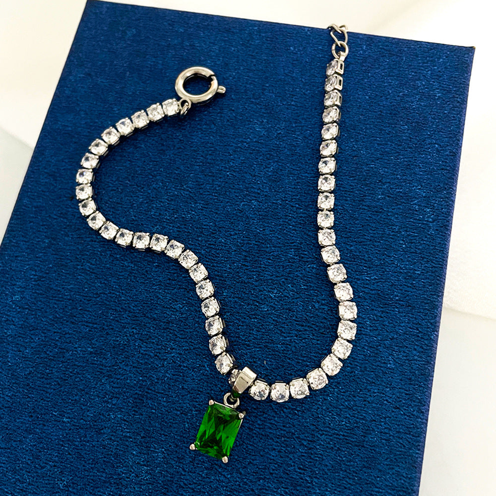 Brilliant Emerald Cube Sugar Pendant Bracelet Copper Inlaid Zirconium Niche Design Advanced Light Luxury Style Exquisite Shiny Hand Jewelry for Women