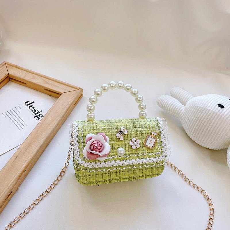 New style children's small square bag, stylish princess handbag, Korean style girl's chain crossbody bag, children's shoulder bag wholesale