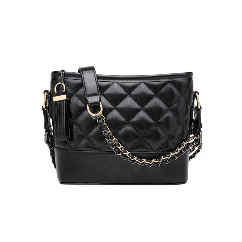Bags for women, versatile bucket bag for all seasons, 2022 new large-capacity black and white contrasting crossbody bag, shoulder bag for women