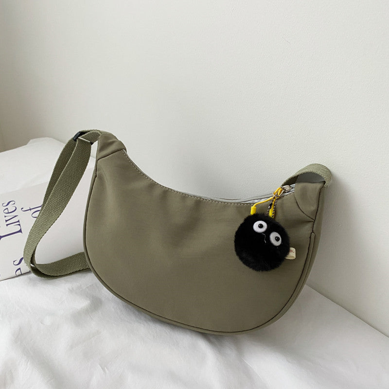 Nylon crossbody bag for women 2021 winter new trendy Korean version dumpling bag lightweight small bag fashionable armpit shoulder bag
