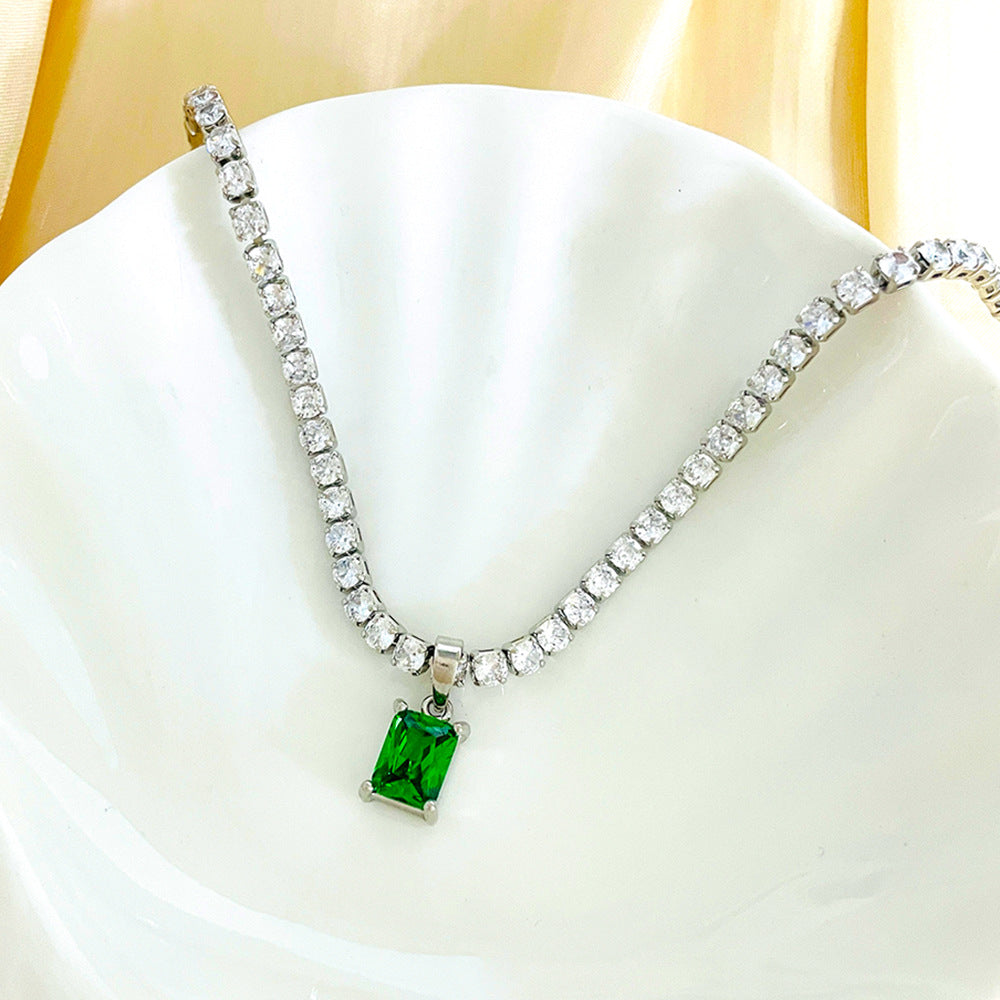 Brilliant Emerald Cube Sugar Pendant Bracelet Copper Inlaid Zirconium Niche Design Advanced Light Luxury Style Exquisite Shiny Hand Jewelry for Women