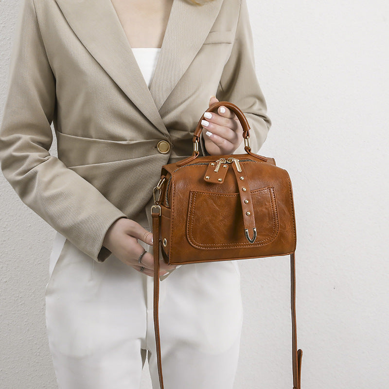 This year's popular small bags for women 2023 autumn and winter new trendy handbags design foreign style retro crossbody bag