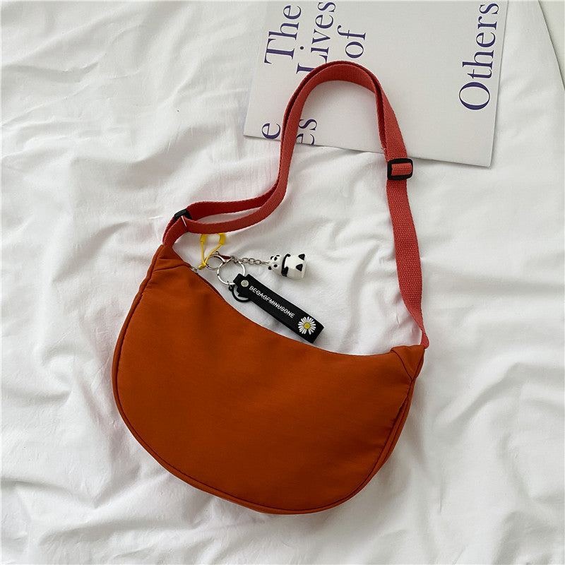 Nylon crossbody bag for women 2021 winter new trendy Korean version dumpling bag lightweight small bag fashionable armpit shoulder bag