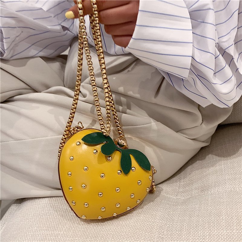 Internet celebrity small strawberry heart-shaped chain bag 2023 cute and stylish cross-body girl ins Internet celebrity mini coin purse
