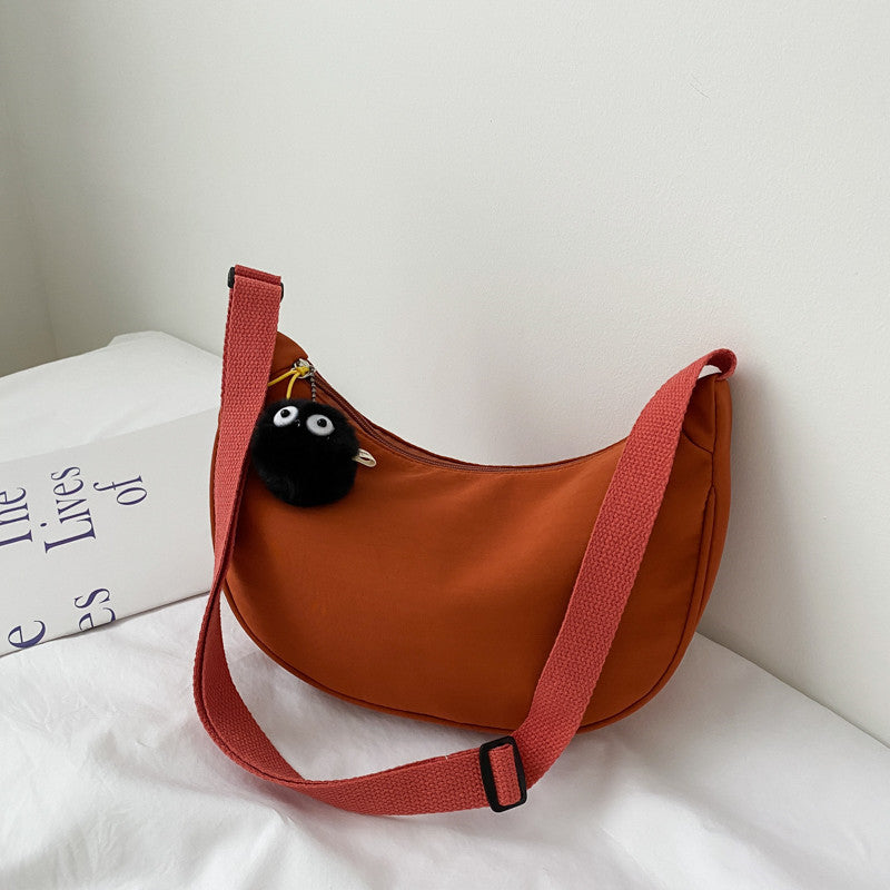 Nylon crossbody bag for women 2021 winter new trendy Korean version dumpling bag lightweight small bag fashionable armpit shoulder bag