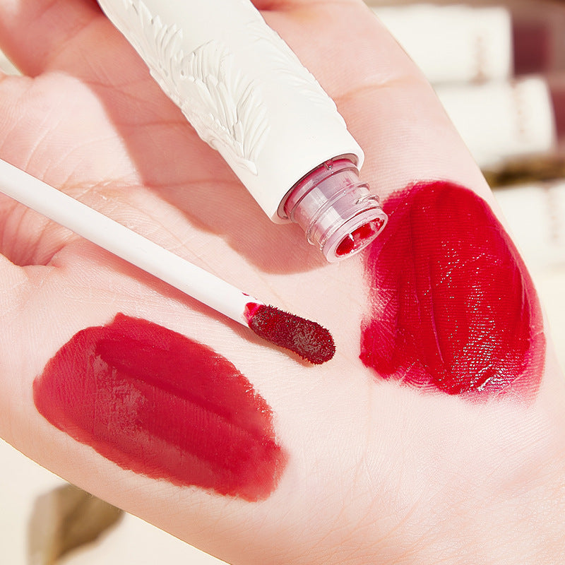Makeup NOVO light feather soft mist lip glaze ins velvet soft mist whitening and moisturizing student party affordable lipstick 5465