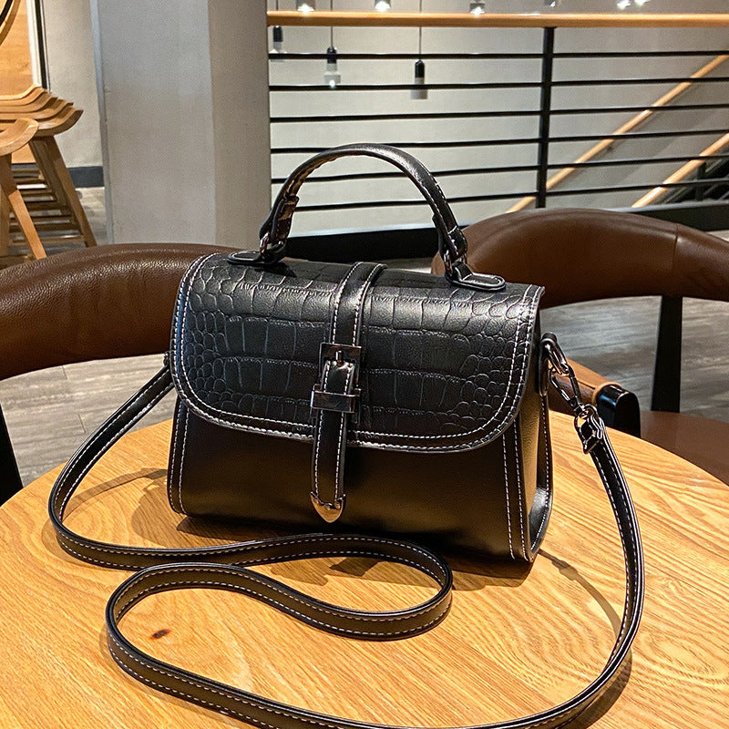 Bag wholesale women's bag factory direct sales 2022 Internet celebrity hot style new temperament versatile shoulder handbag crossbody bag