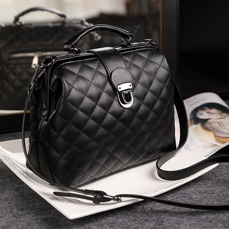 Lock women's bag shoulder bag European and American fashion women's bag cross-border Amazon bag 2023 new doctor handbag