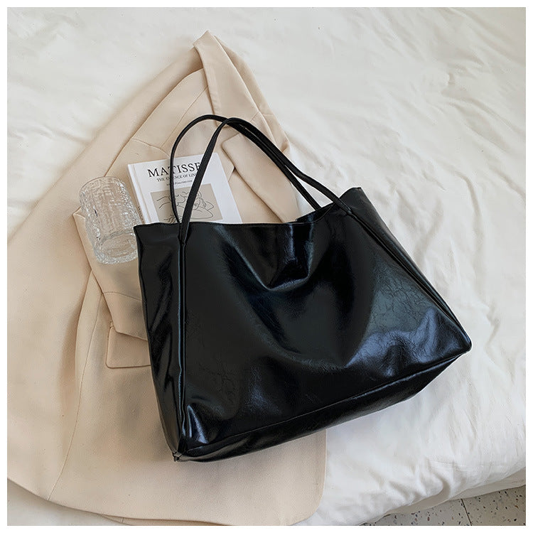 Tote bag women's bag 2021 new autumn and winter Japanese and Korean large-capacity soft leather shoulder bag retro casual portable bucket bag