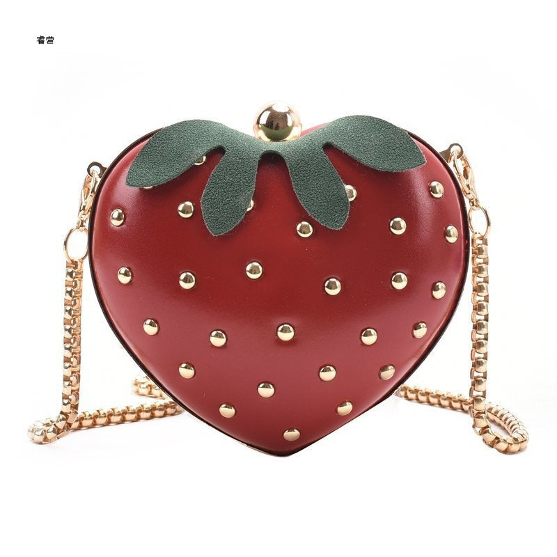 Internet celebrity small strawberry heart-shaped chain bag 2023 cute and stylish cross-body girl ins Internet celebrity mini coin purse