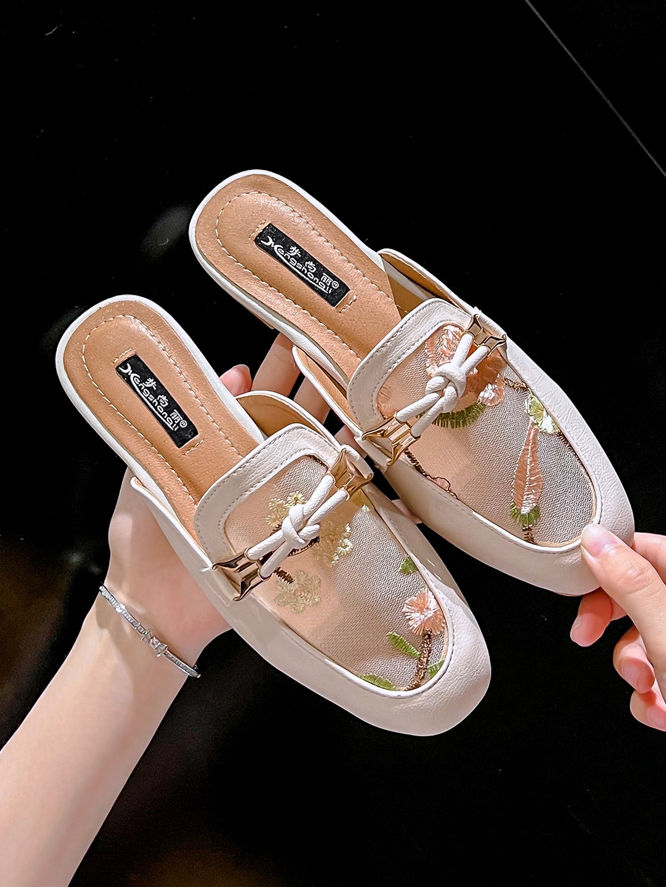 Soft leather British style Lok Fu half slippers women's summer outer wear 2023 new breathable Baotou mesh gauze without heel sandals
