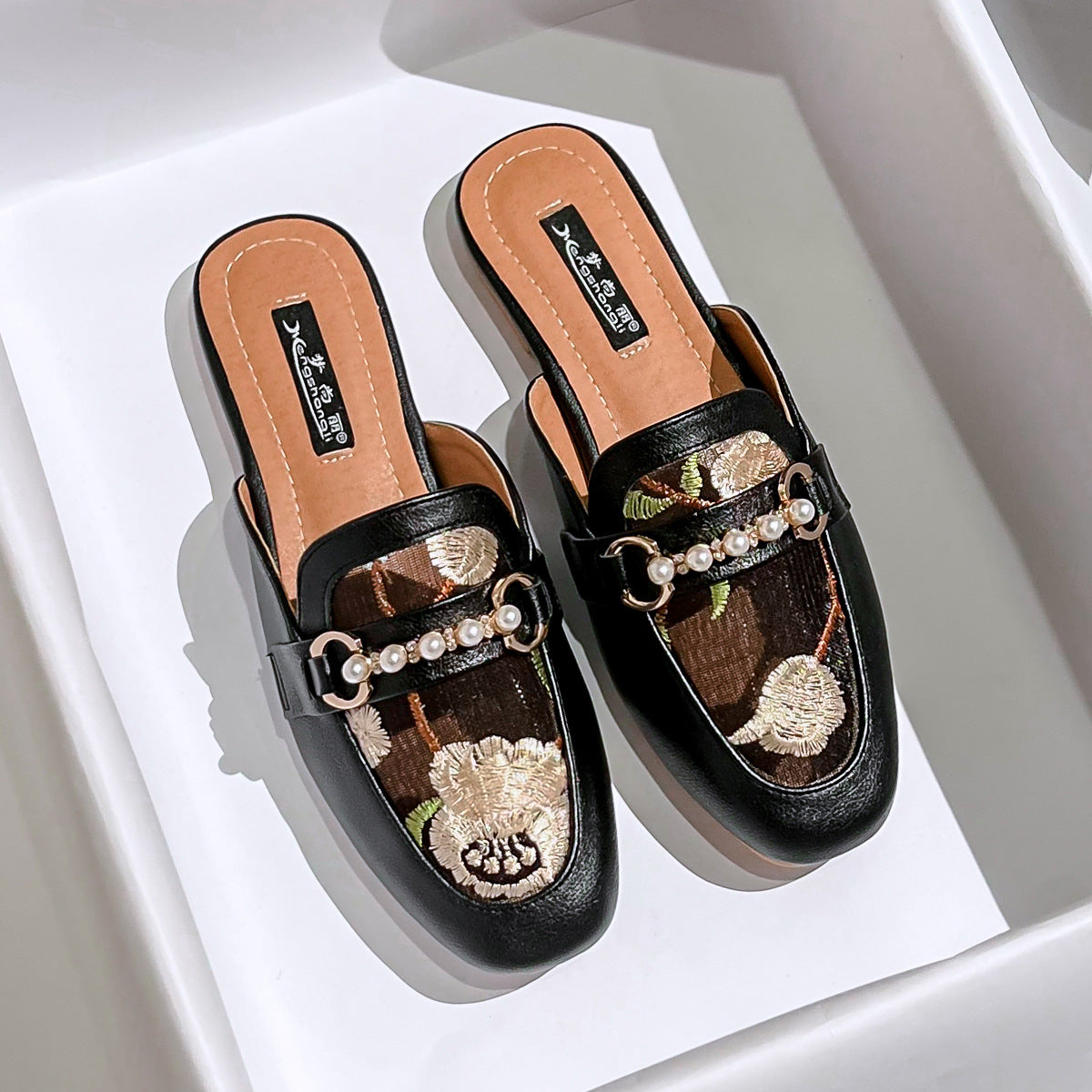 Soft leather British style Lok Fu half slippers women's summer outer wear 2023 new breathable Baotou mesh gauze without heel sandals
