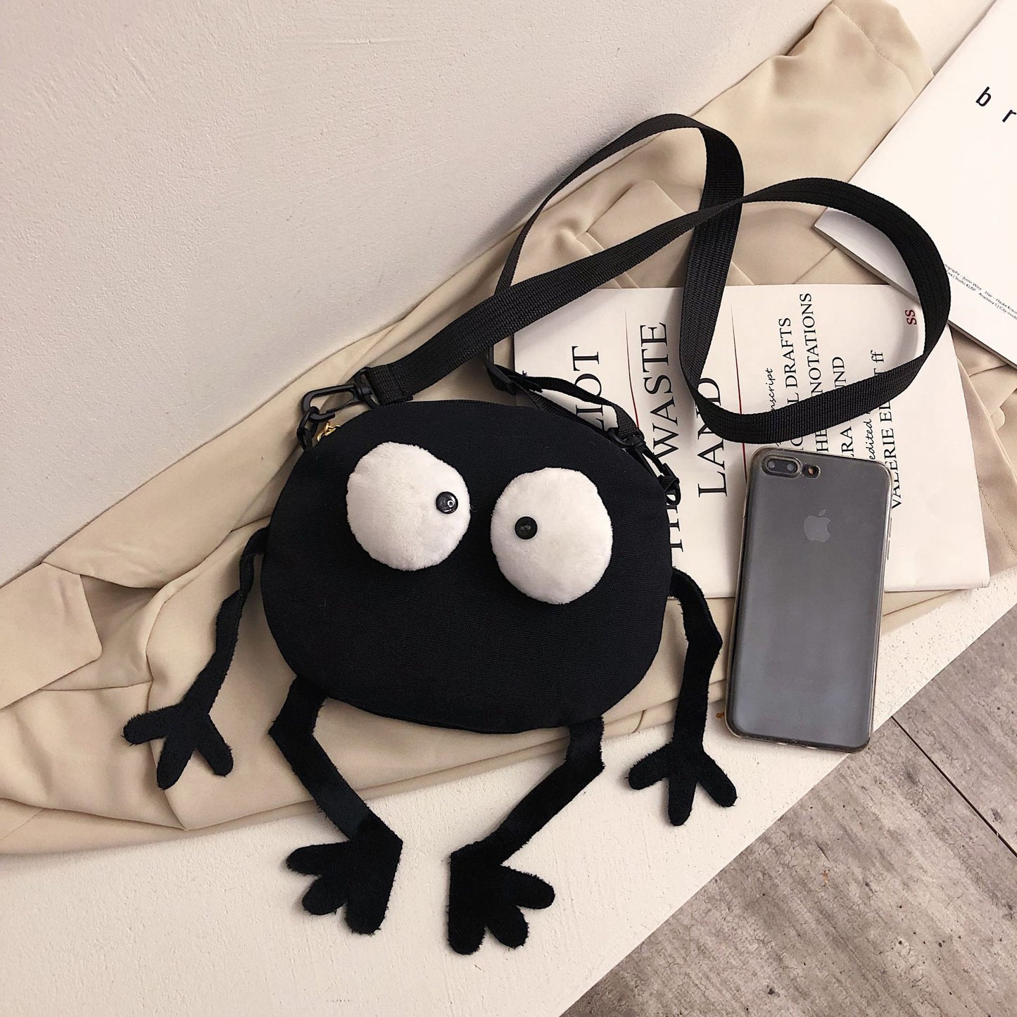 Personalized funny canvas small bag for women 2020 new trendy Korean version student style girl one-shoulder cross-body small round bag