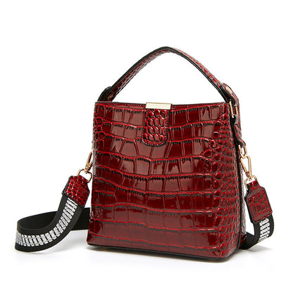 2023 New Women's Bag Summer Patent Leather Women's Bag Crocodile Pattern Handbag Shoulder Crossbody Fashion Bucket Women's Bag 
