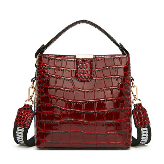 2023 New Women's Bag Summer Patent Leather Women's Bag Crocodile Pattern Handbag Shoulder Crossbody Fashion Bucket Women's Bag 